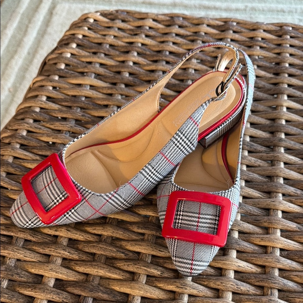 Chinese Laundry NWOT Stylish Plaid Slingback Flats with Red Accents